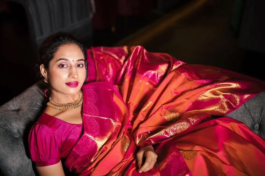 Pooja Ramachandran Stills in Red Saree Blouse